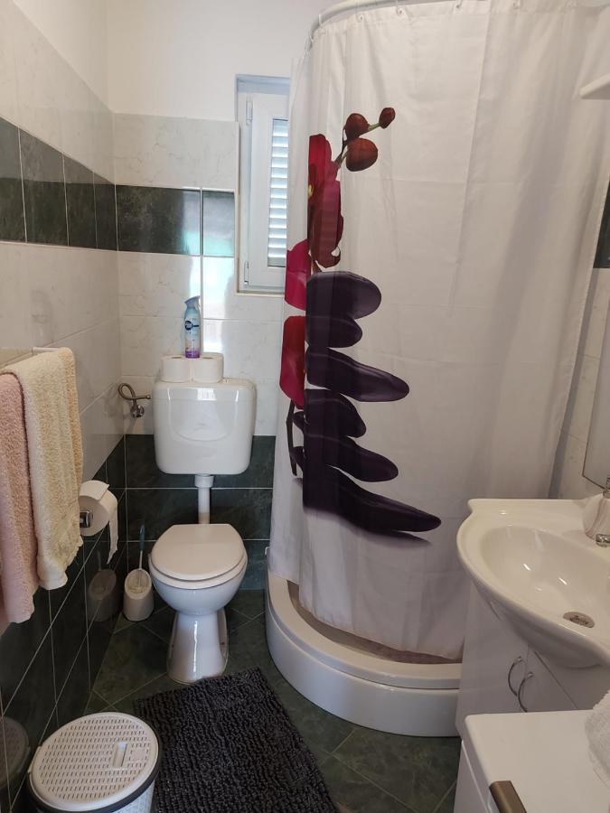 Apartment Valeria Lopar Eksteriør bilde