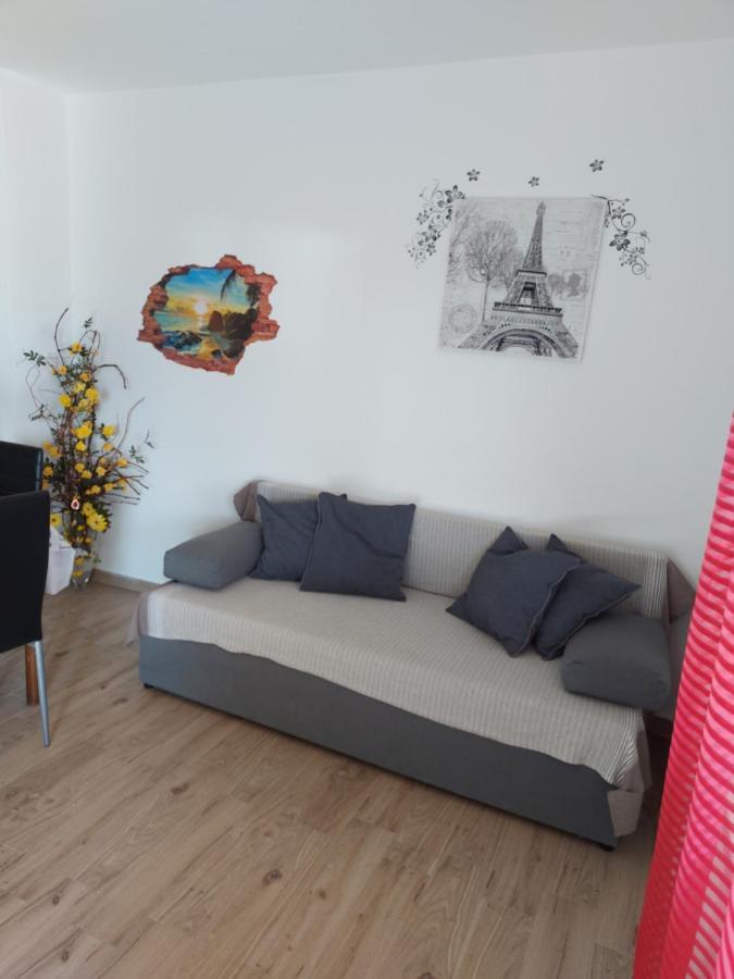 Apartment Valeria Lopar Eksteriør bilde