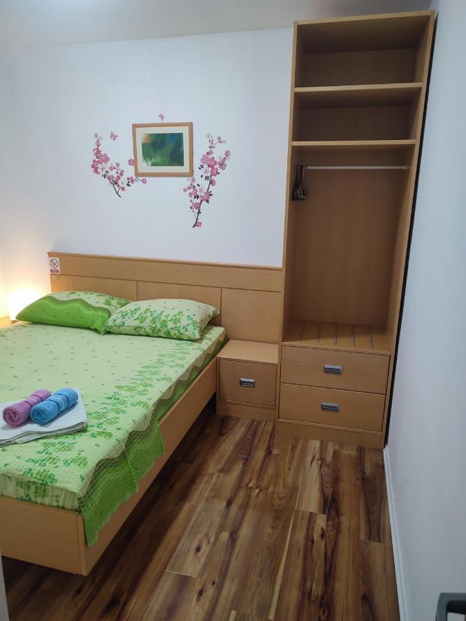 Apartment Valeria Lopar Eksteriør bilde